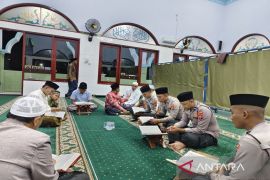 Polres Pamekasan lakukan tarawih dan tadarus keliling selama Ramadhan