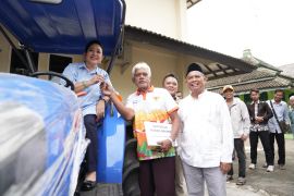 Sleman terima bantuan alat pertanian dari Komisi IV DPR