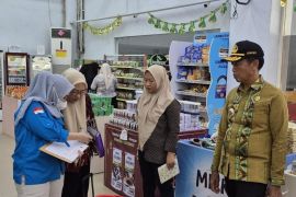 Dinkes Kolaka temukan produk makanan kemasan tidak utuh di pasar modern