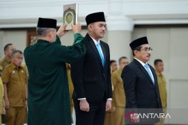 Bobby Nasution lantik dua pejabat tinggi pratama Pemprov Sumut