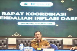 Gubernur Jateng: Atasi kenaikan harga dengan pemerataan pasokan