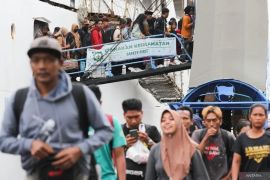 Menhub mengajak masyarakat mudik lebih awal saat kebijakan WFA