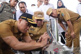 Wali Kota Bekasi inspeksi SPBU pastikan pelayanan BBM kepada pemudik