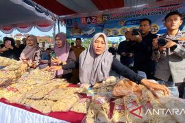 Gelar bazar hasil kelautan, DKP Babel tawarkan ikan segar dan produk olahan ikan