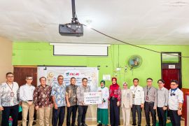 FK-IJK Sulteng serahkan bantuan sosial melalui Baznas