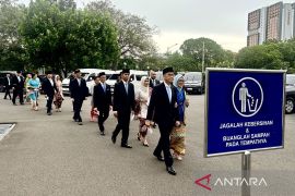 Tokoh-tokoh dan diplomat tiba di Istana untuk dilantik jadi dubes