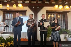 Menbud RI buka pameran lukisan sejarah AL Rusia di Museum Bahari