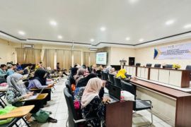 Disdik HST-Cambridge University latih bahasa Inggris bagi guru