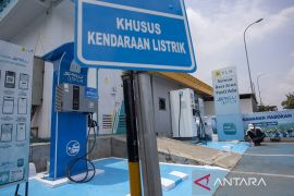 Persiapan SPKLU rest area Jalur mudik tol Cipali