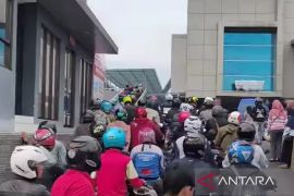 Samsat Cianjur menargetkan pendapatan Rp25 miliar per bulan