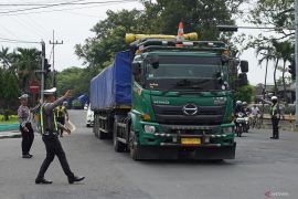 Pembatasan operasional kendaraan barang