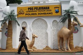 Pos pelayanan mudik bernuansa padang pasir