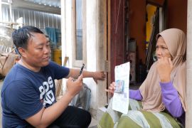 Penyaluran bansos sembako-PKH oleh PosIND di Mataram capai 99 persen