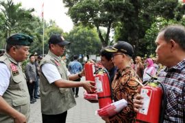 Gulkarmat Jaksel gencarkan edukasi ke masyarakat agar miliki APAR