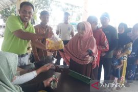 PT PHI gelar pasar murah migor di Lapangan Merdeka Sibuhuan Palas