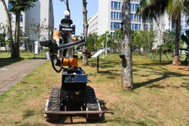 China ciptakan robot penyadap karet berbasis AI