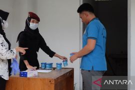 Rutan Rantau gelar tes urine warga binaan dan pegawai Rutan