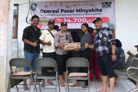 PT Maju Aneka Sawit salurkan 6.500 liter Minyakita bantu masyarakat