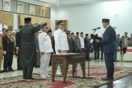 Gubernur : Harmoni kepala daerah dan wakil percepat pembangunan daerah
