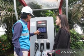 GM PLN UID Banten tinjau kesiapan SPKLU jelang Idul fitri