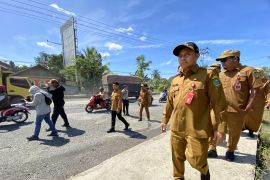 Bupati Tapin tinjau kesiapan perbaikan ruas Bundaran Bungur