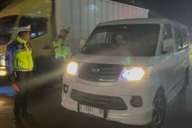 Polres Garut gelar merazia penertiban mobil travel ilegal di jalur mudik