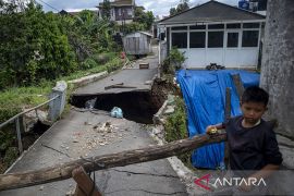 Jembatan amblas di Kabupaten Bandung Barat