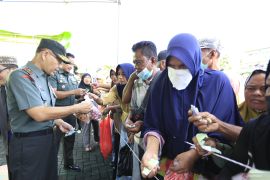 Danrem 133/NWB: bazar murah wujud kepedulian TNI kepada masyarakat