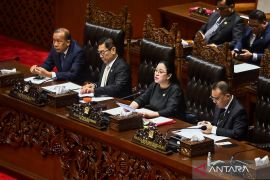 Puan tegaskan DPR belum terima Surpres RUU Polri