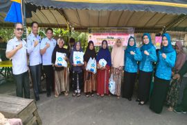 Ketua TP PKK HSU pantau pasar sembako bersubsidi