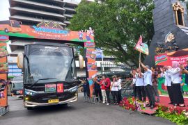 Pedagang warmindo se-Semarang mudik gratis bersama Indomie
