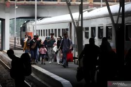 KAI Commuter angkut 5,3 juta penumpang pada awal masa angkutan Lebaran