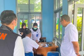 BNNK Sleman lakukan tes urine awak bus angkutan lebaran di Terminal Condongcatur