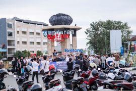 Honda Babel bersama IMHB "Ngabuburide" sambil berbagi