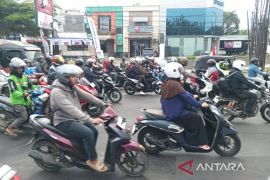 Jalur Pantura Cirebon mulai dipadati pemudik pada H-5 Lebaran
