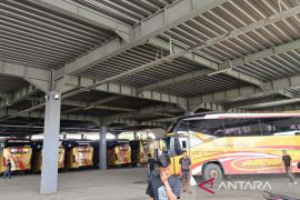 Jumlah penumpang bus Samarinda-Banjarmasin meningkat H-4 Lebaran