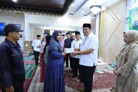 1.055 mustahiq di Pariaman terima zakat dari Baznas