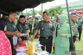 Korem 042/Gapu gelar  bazar murah bantu ringankan kebutuhan Lebaran
