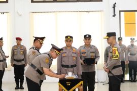 Kapolda Babel pimpin sertijab tiga pejabat utama dan lima kapolres