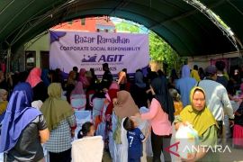 Rachmat Gobel salurkan paket sembako murah untuk warga Gorontalo Utara