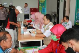 Dinkes PPKB Kota Madiun cek kesehatan sopir bus angkutan Lebaran 2025