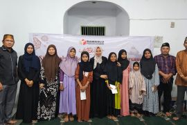 Gelar kegiatan sosial, Bawaslu Maluku santuni puluhan anak yatim di Ambon