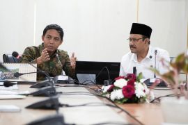 Minister seeks to collaborate with Forestry Minister to end poverty