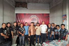 Forwakum Sumut-advokat salurkan sembako pada masyarakat jelang Lebaran