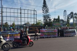 Ormas di Kotim berbagi takjil wujud syukur pengesahan UU TNI