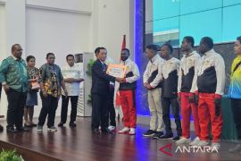 Gubernur Papua: bonus bagi atlet berprestasi telah disalurkan