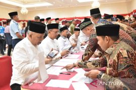 Gerakan pembayaran zakat ke Baznas Provinsi Riau gunakan QRIS BRK Syariah
