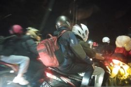 Iring-iringan pemudik bermotor padati jalan arteri Karawang