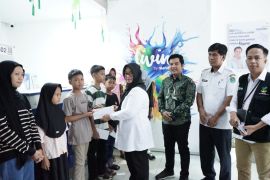 Kemensos salurkan bantuan Atensi kepada 321 yatim piatu di Luwu Timur