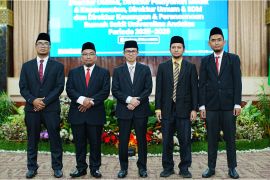 Rektor lantik Direksi baru RS Unand periode 2025--2029